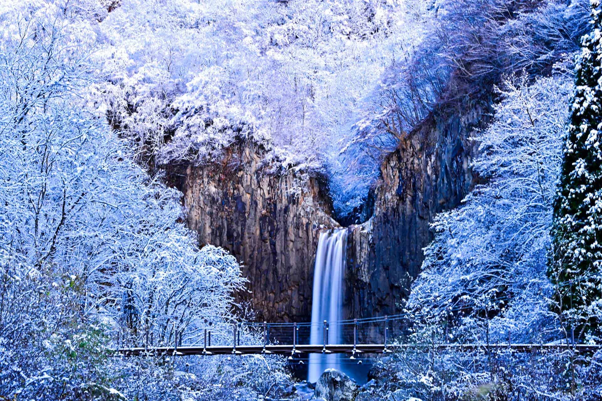 Myoko kogen naena waterfall in winter